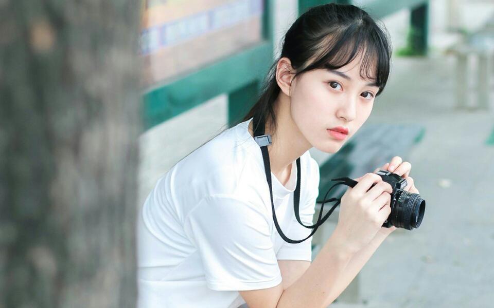 主动和女生聊天打招呼，第一句说什么好