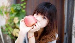 平安夜男生送女生苹果合适吗？怎么让女生明白心意