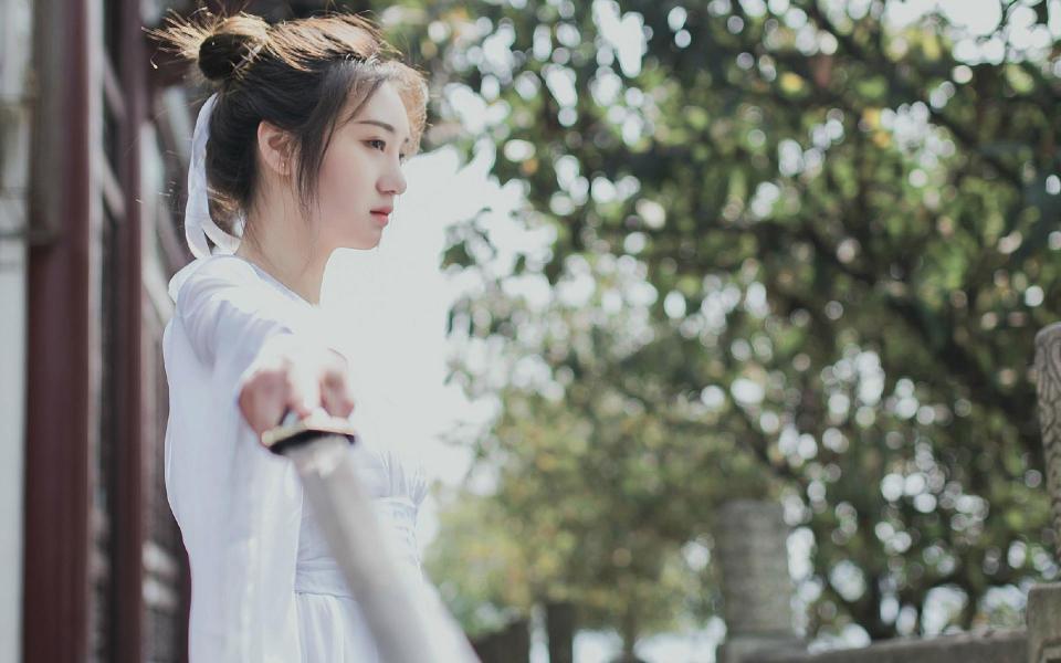 相亲遇到喜欢的女生怎么追