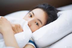 聊天时女生说好冷,该回复什么?