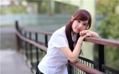 如何追一个不熟又很内向的女生