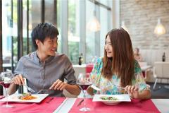 如何在约会时拉近关系？做好这两点就够了