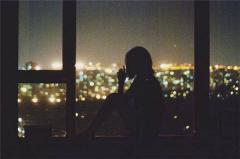 女人半夜发朋友圈是什么心理？该怎么去撩？