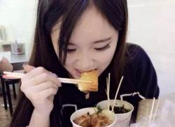 约女生吃饭聊什么话题容易给她留下好感