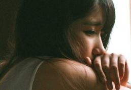 女生拒绝你后悔的表现，有这些表现就继续追