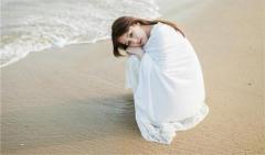 女生忽冷忽热不回微信，怎么能让她主动起来？