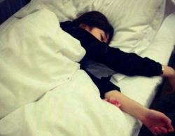 女生说不好意思昨天晚上睡着了，该怎么回