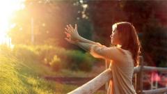 和刚认识的女生聊什么，才能顺利开启话题？