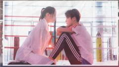 约会多次不敢牵手，教你如何轻松牵起女生的手