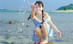 千万别跟女孩子讲道理，教你用其他方法说服她