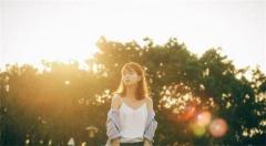 女生不理你也不删除你是什么心理？该怎么主动找她？