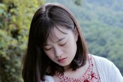 想认识一个女孩子该怎么打招呼去认识吸引她？