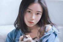 中午怎么和女孩子聊天？怎么才能让女孩子有兴趣