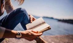 喜欢独处的女生性格特点，该怎么追她？