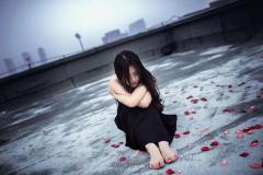 为什么女生总是发表情，该怎么回复她？