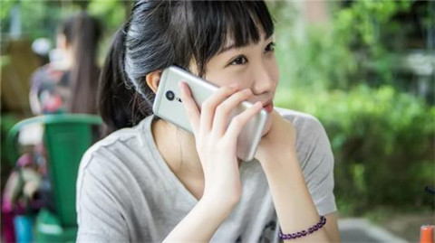 约会和女人关系升级的技巧，优雅的在她面前“耍流氓”第2张