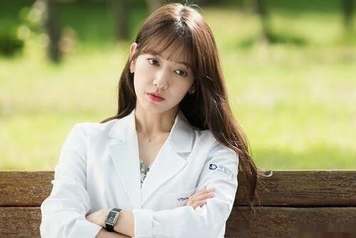 怎么追独来独往但漂亮的女生？不同类型不同方法第2张