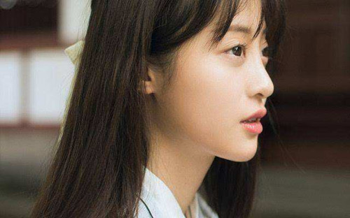 女生试探你的表现，一个女生这样对你就是在暗恋你第1张