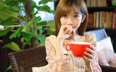 约会做什么感情升温快 肢体接触肯定不能少第2张