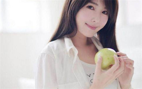 追女孩微信聊天怎么升级关系，避免停留在友谊区？第2张