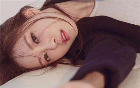 追女孩微信聊天怎么升级关系，避免停留在友谊区？第3张