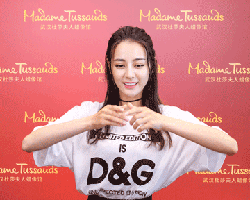 明星花式比心表情包,送你一颗小心心 明星花式比心表情包,送你一颗小心心第3张