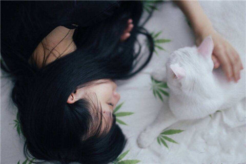 如何自然不做作的发朋友圈吸引女生?第2张