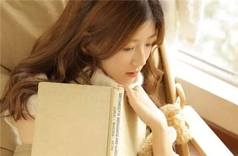 约会时女生对你有好感的表现，千万别错过第1张