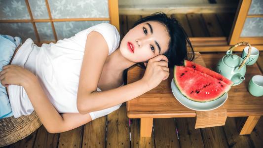 怎么和女生展开话题第1张