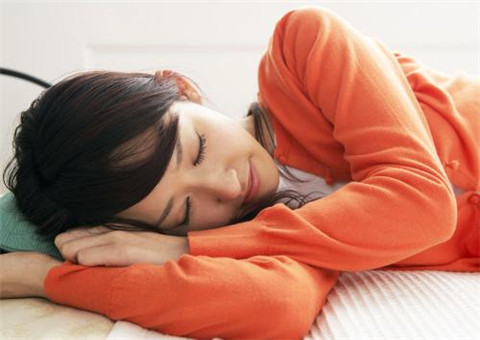 哄女生睡觉的10种方式，总有一种适合你第2张