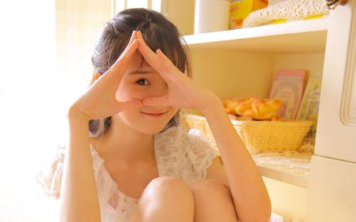 内向的男生喜欢什么样的女生第2张