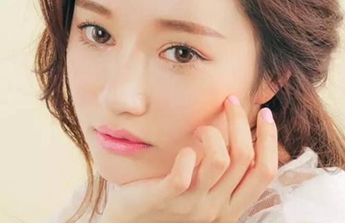 女生说她长痘痘了，怎么安慰？第1张