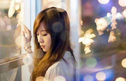 水瓶座女生吃醋的表现，这些表现证明她喜欢你第3张