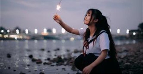 晚上找女生聊天开场白该怎么说？第3张