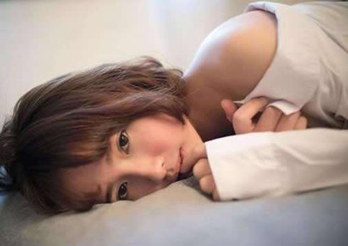 水瓶座女生吃醋的表现，这些表现证明她喜欢你第4张