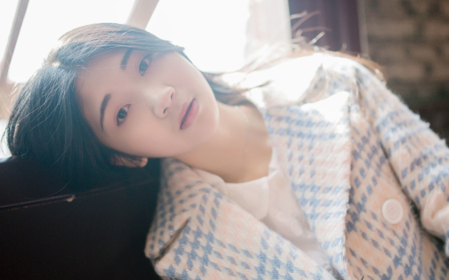 看上去高冷的女孩好追吗第1张