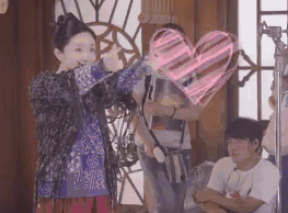 明星花式比心表情包,送你一颗小心心 明星花式比心表情包,送你一颗小心心第10张