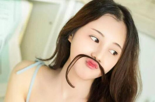 第一次和女生见面该怎么聊天？聊什么话题好？第2张