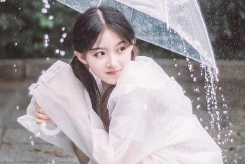 下雨天对女生关心的话，暖到她心里第1张
