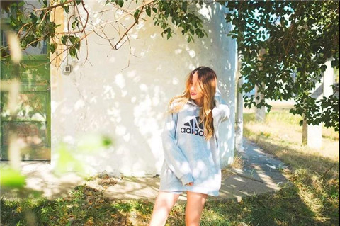 追女孩子怎么避免尬聊？用这4招轻松吸引她第3张