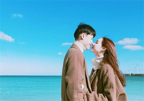 女生说困死了的神回复，别老回晚安了第4张