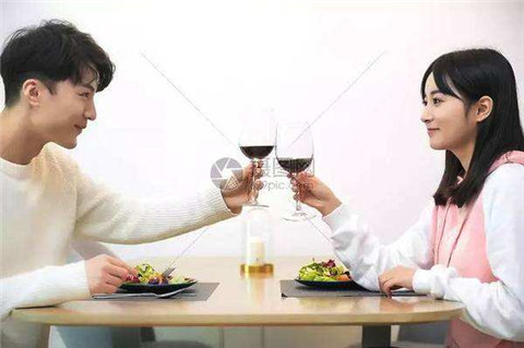 初次相亲见面说什么好?5个话题告别尬聊第2张