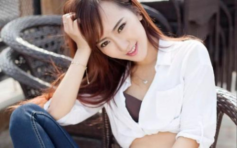 和女孩子聊天怎么避免尬聊第2张