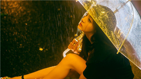 与女生亲密接触技巧,牵手搂腰都弱爆了第3张