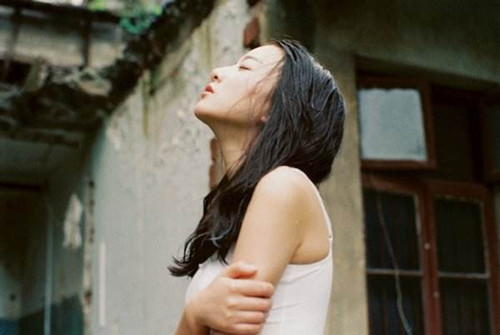 女生说她心情不好怎么回复安慰她第1张