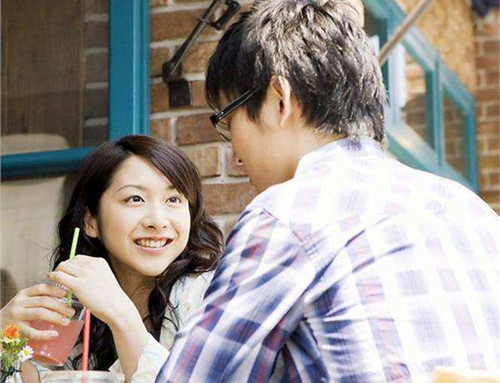 你追的女生跟别的男生也约会说明什么？第4张