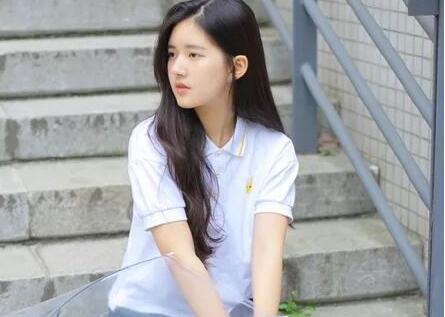 中午怎么和女孩子聊天？怎么才能让女孩子有兴趣第2张