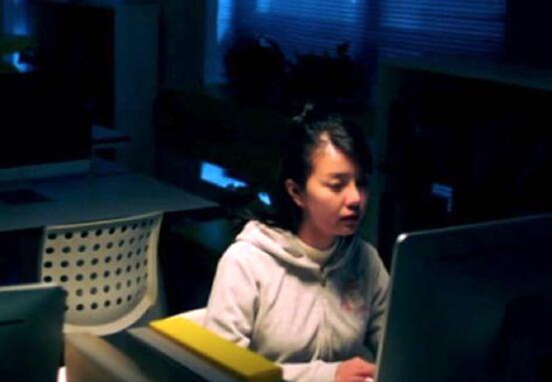 追的女生总是加班，该怎么关心打动她第2张