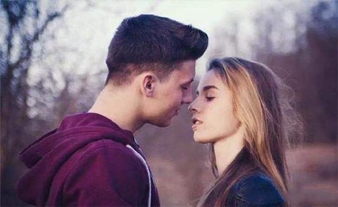 女生说想你了怎么回复?千万别回我也想你 女生说想你了怎么回复?千万别回我也想你第3张