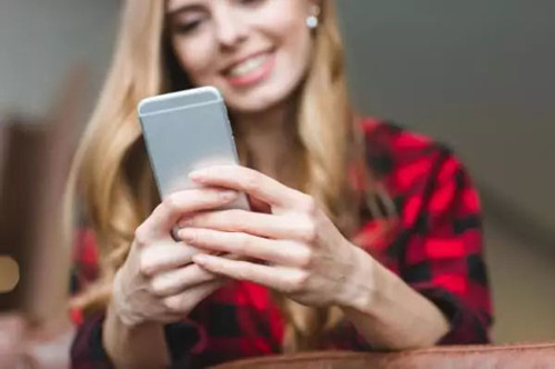 女生不主动联系但回复消息很快有机会么？第2张